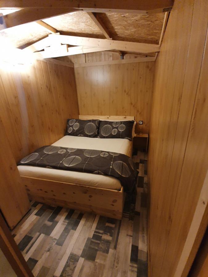 La Chocita De Invitados Hotell Vacarisas Eksteriør bilde